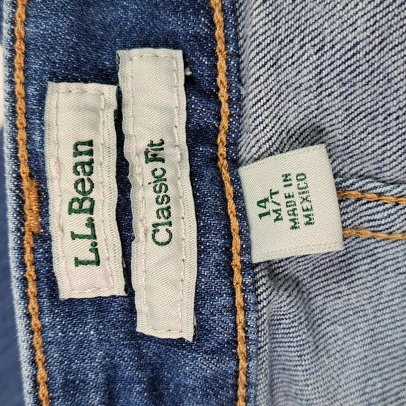 L.L. Bean Classic Fit Straight Leg Blue Jeans Size 14 M/T Inseam 31' - Picture 15 of 17